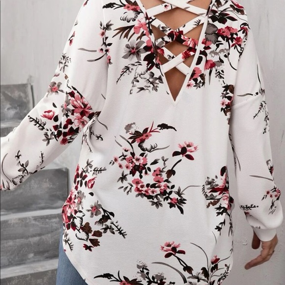 SHEIN white floral top - Picture 3 of 3